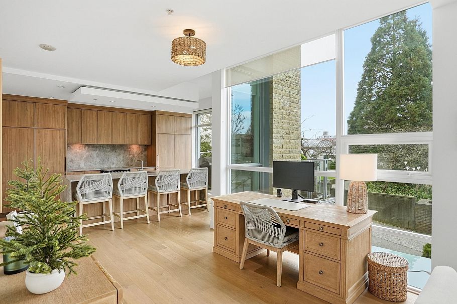 1576 W 8 Avenue Vancouver, BC - 3