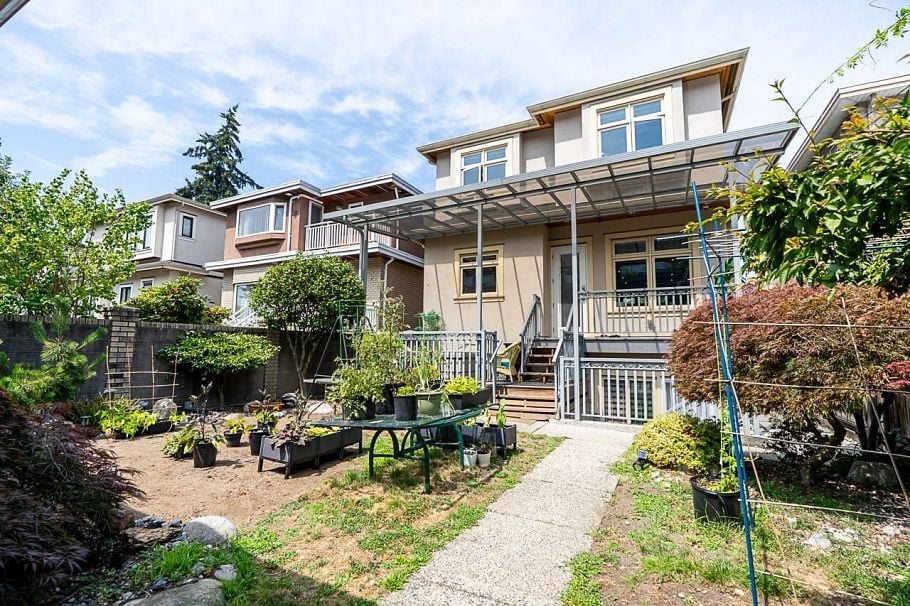 152 W 48th Avenue Vancouver, BC - 38