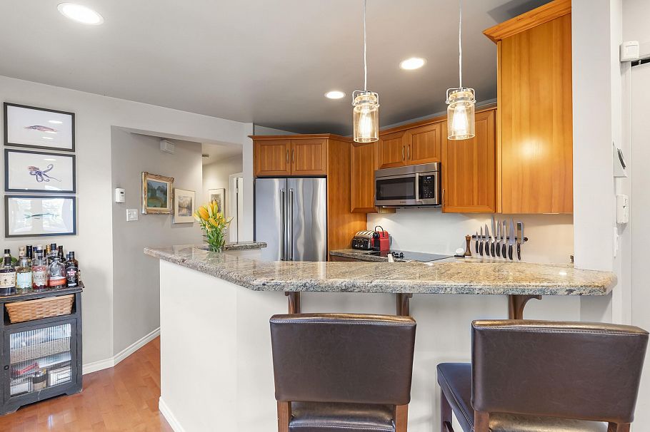 102 2535 York Avenue Vancouver, BC - 6