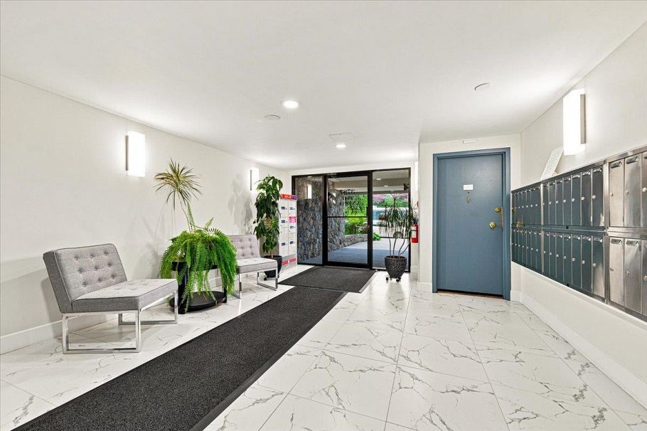 208 3787 W 4th Avenue Vancouver, BC - 18