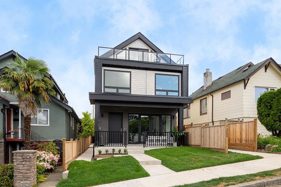 1 3645 Dundas Street Vancouver, BC - 26