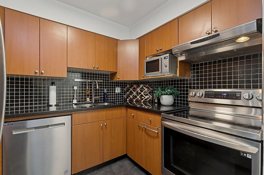 102 1689 E 4th Avenue Vancouver, BC - 14