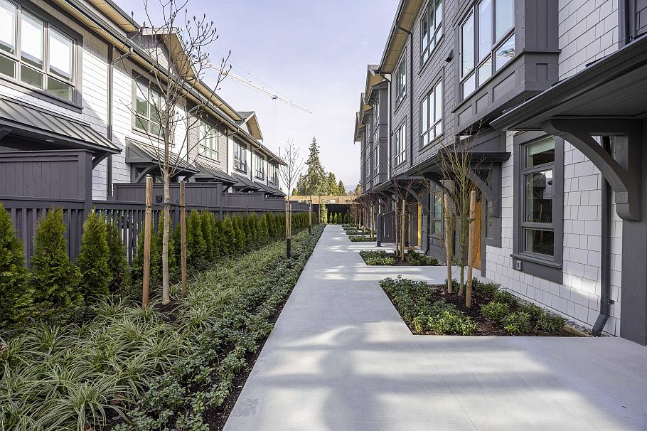 102 2322 Emery Court Vancouver, BC - 2