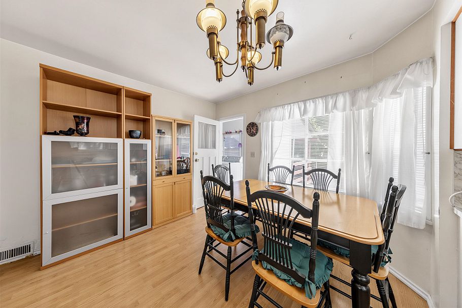 3378 E 26th Avenue Vancouver, BC - 23