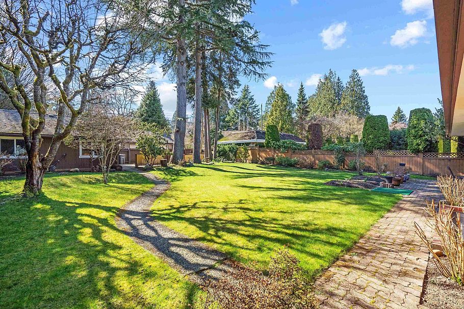1736 W 37 Avenue Vancouver, BC - 4