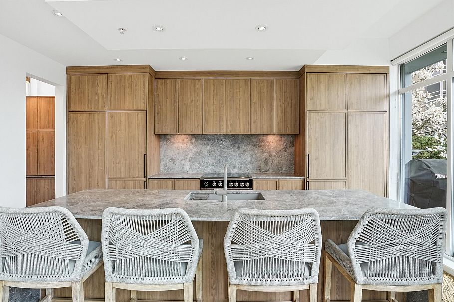 1576 W 8 Avenue Vancouver, BC - 5