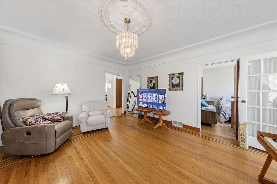 3378 E 26th Avenue Vancouver, BC - 14