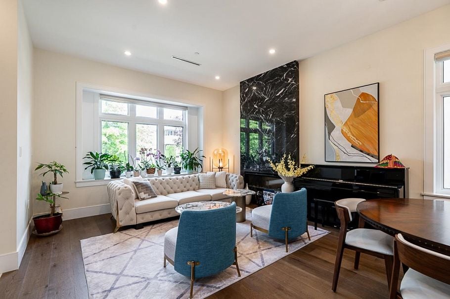 152 W 48th Avenue Vancouver, BC - 5