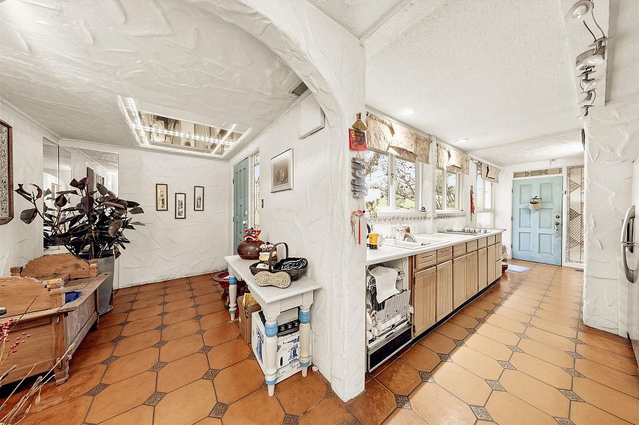 1670 Ayleslynn Drive North Vancouver, BC - 4
