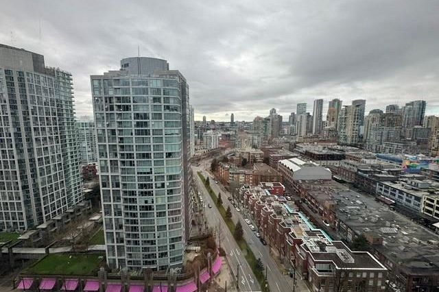2204 950 Cambie Street Vancouver, BC - 1