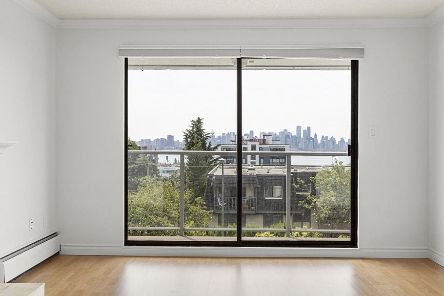 307 308 W 2nd Street North Vancouver, BC - 10