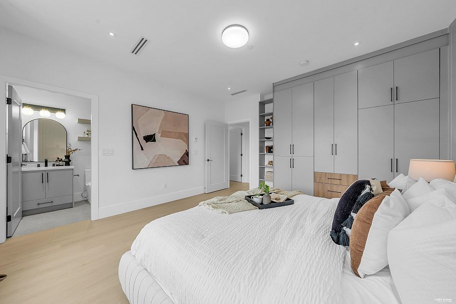 2 3627 E 45th Avenue Vancouver, BC - 21