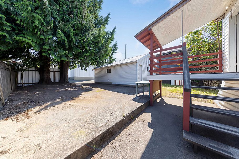 3378 E 26th Avenue Vancouver, BC - 4
