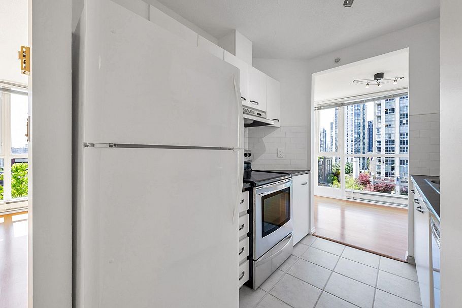 708 1188 Richards Street Vancouver, BC - 8