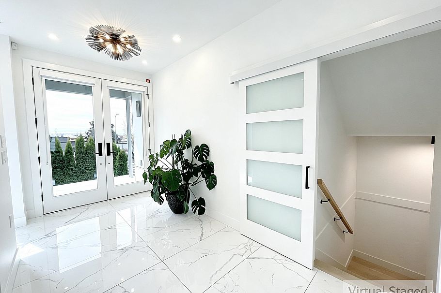 1633 SE Marine Drive Vancouver, BC - 7