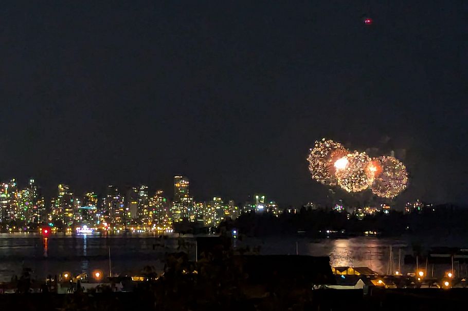 307 308 W 2nd Street North Vancouver, BC - 3