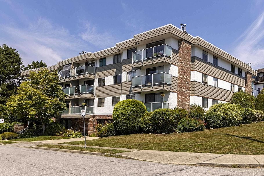 307 308 W 2nd Street North Vancouver, BC - 29