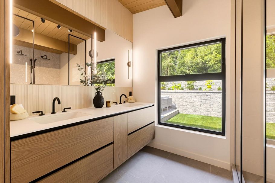 1008 W 17th Street North Vancouver, BC - 19