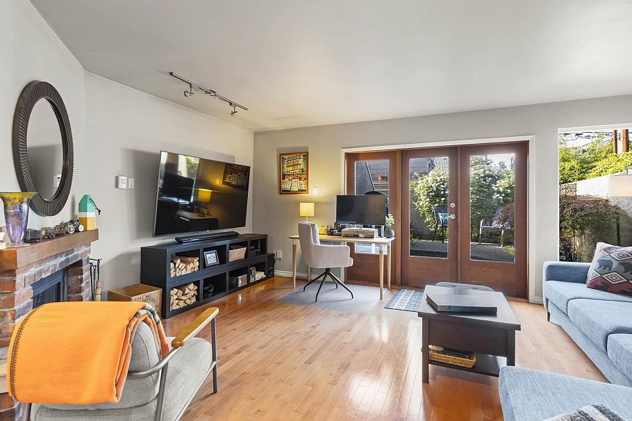 102 2535 York Avenue Vancouver, BC - 1