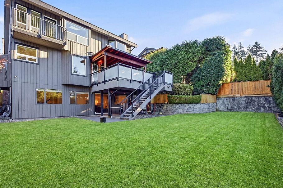 2023 Hill Drive North Vancouver, BC - 36