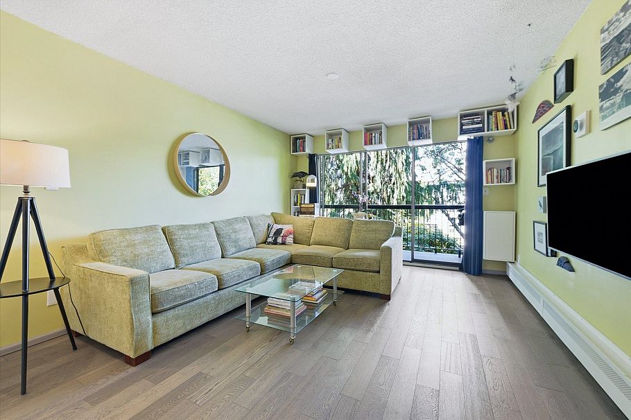 201 1622 Frances Street Vancouver, BC - 2