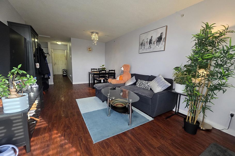 607 3455 Ascot Place Vancouver, BC - 2