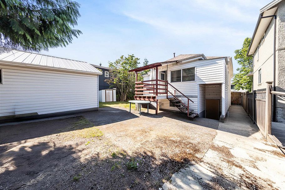 3378 E 26th Avenue Vancouver, BC - 7