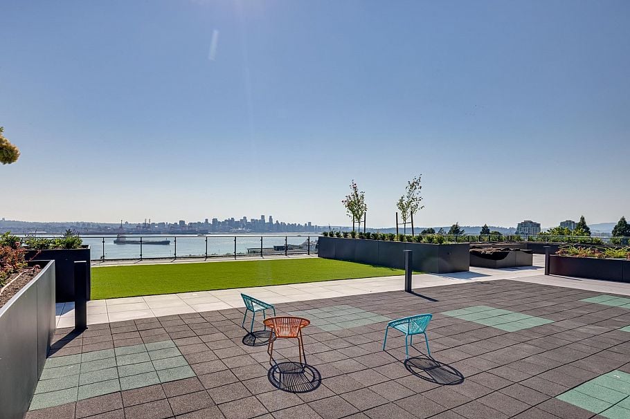 663 422 E 3rd Street North Vancouver, BC - 27