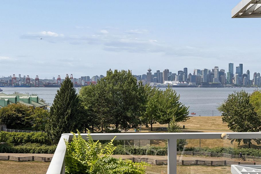 324 255 W 1st Street North Vancouver, BC - 34
