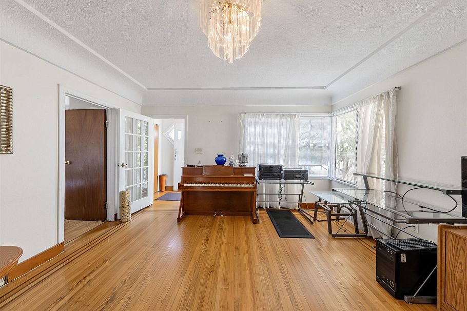 3378 E 26th Avenue Vancouver, BC - 13