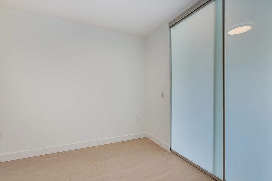 663 422 E 3rd Street North Vancouver, BC - 15