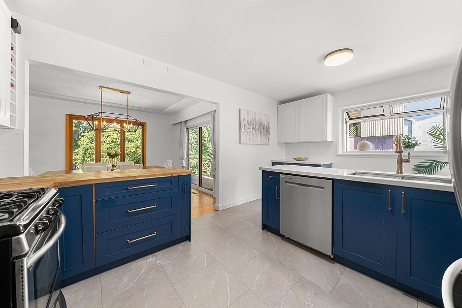 1118 Wendel Place North Vancouver, BC - 11
