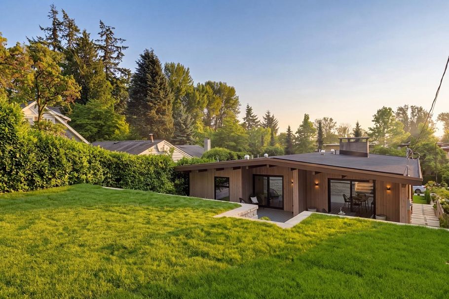 1008 W 17th Street North Vancouver, BC - 38