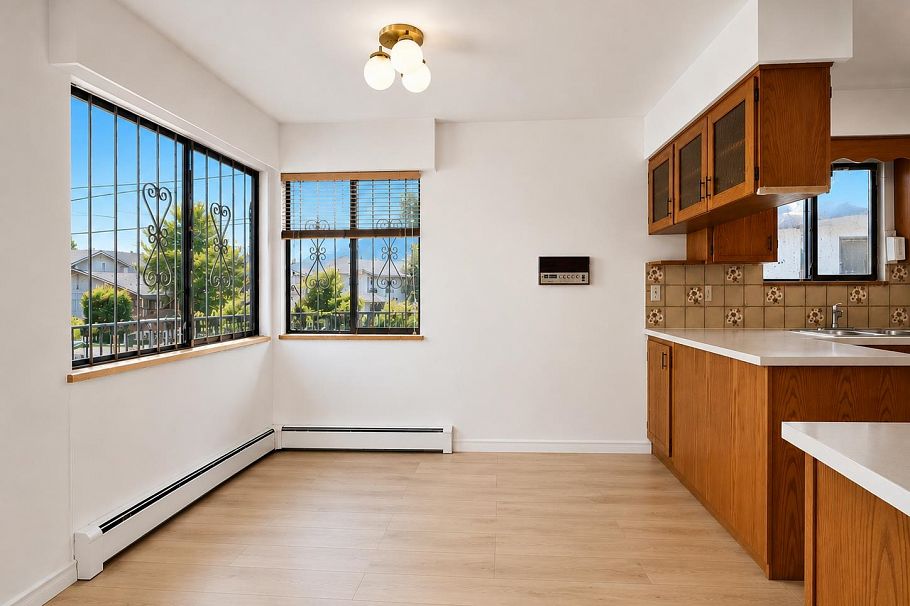 3292 E 43rd Avenue Vancouver, BC - 10