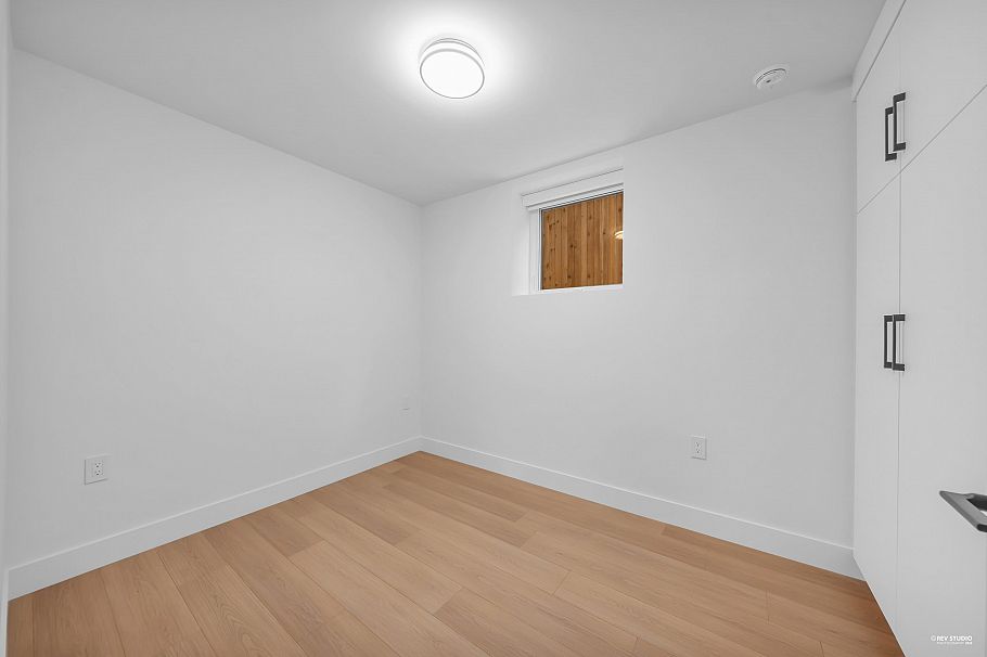 2715 Cheyenne Avenue Vancouver, BC - 22