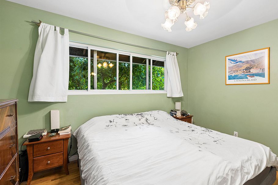 1525 Avonlynn Crescent North Vancouver, BC - 13