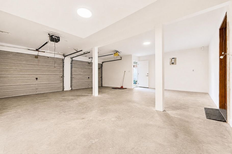 3292 E 43rd Avenue Vancouver, BC - 30