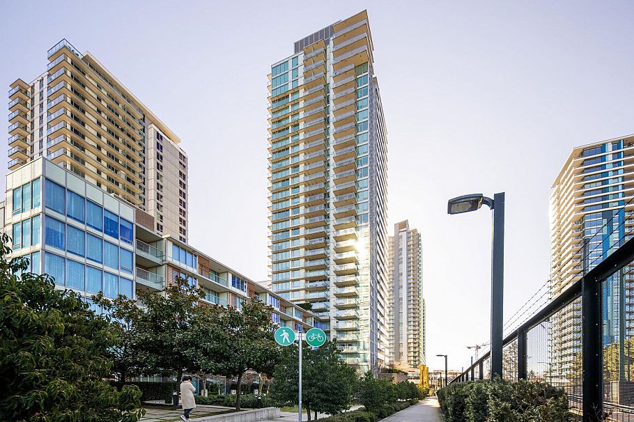 804 8131 Nunavut Lane Vancouver, BC - 1