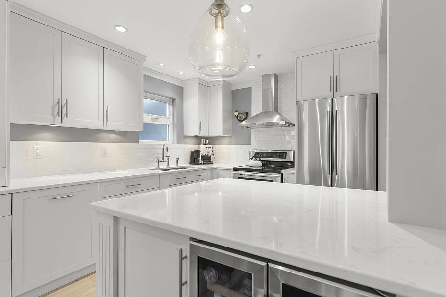 103 2121 W 5th Avenue Vancouver, BC - 4