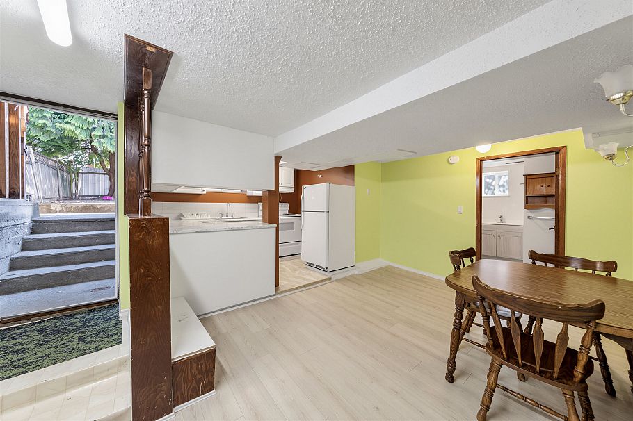 3378 E 26th Avenue Vancouver, BC - 1