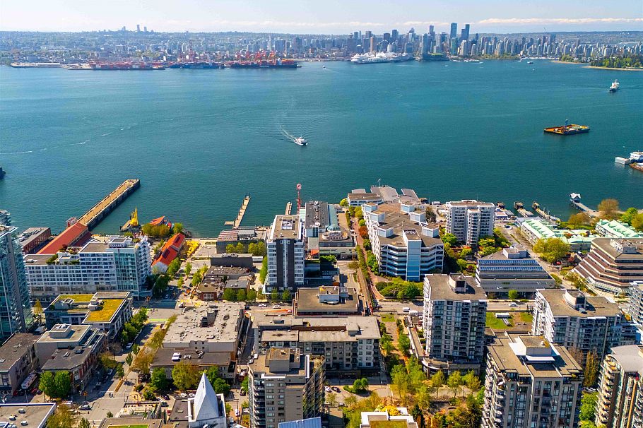 409 123 W 1st Street North Vancouver, BC - 32