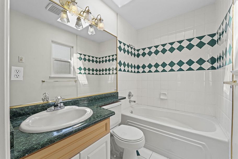 5908 Dumfries Street Vancouver, BC - 14