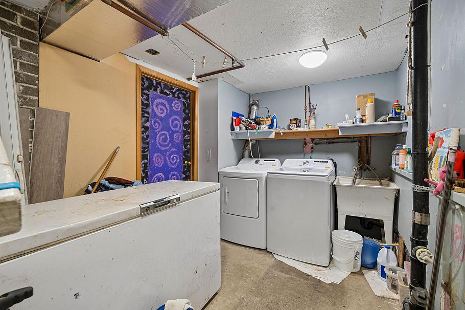 2231 E 25th Avenue Vancouver, BC - 27