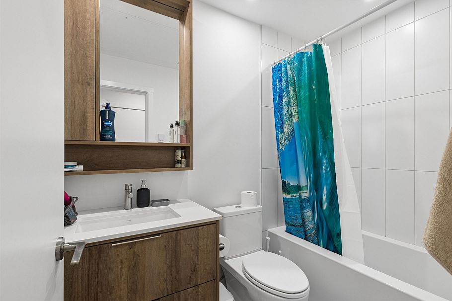 204 3596 Malsum Drive North Vancouver, BC - 8