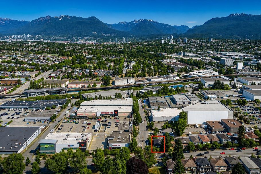 2898 Natal Street Vancouver, BC - 4