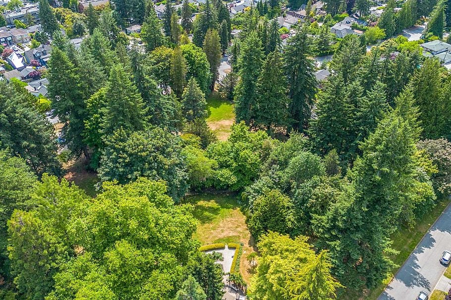 403 106 W Kings Road North Vancouver, BC - 35