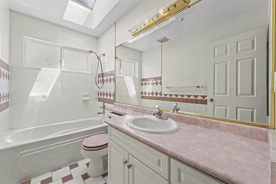 5908 Dumfries Street Vancouver, BC - 10