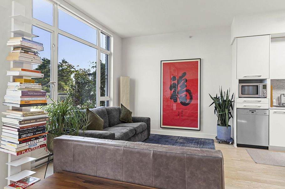 401 4355 W 10th Avenue Vancouver, BC - 5