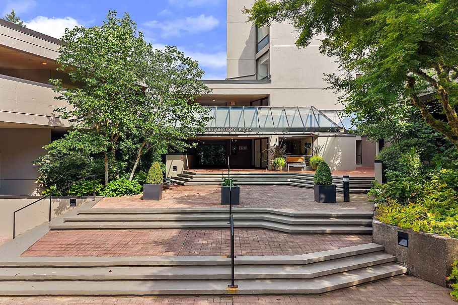 106 4900 Cartier Street Vancouver, BC - 39