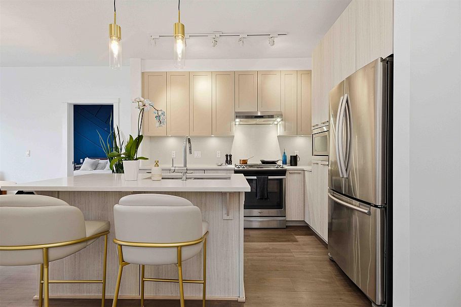 409 123 W 1st Street North Vancouver, BC - 2
